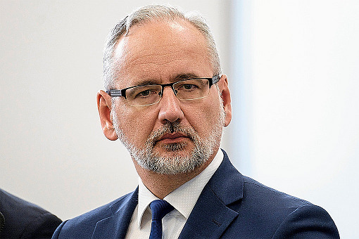 Minister zdrowia o "potężnych pieniądzach"