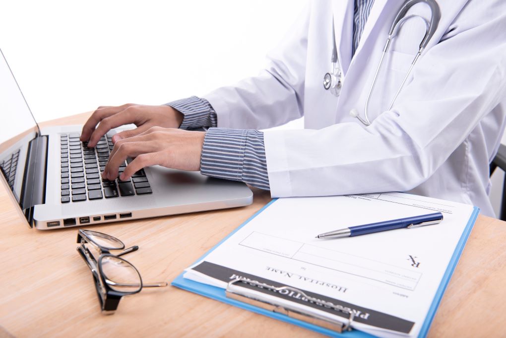 Wrażliwe dane dostępne dla wszystkich lekarza. Luka w Gabinecie gov.pl