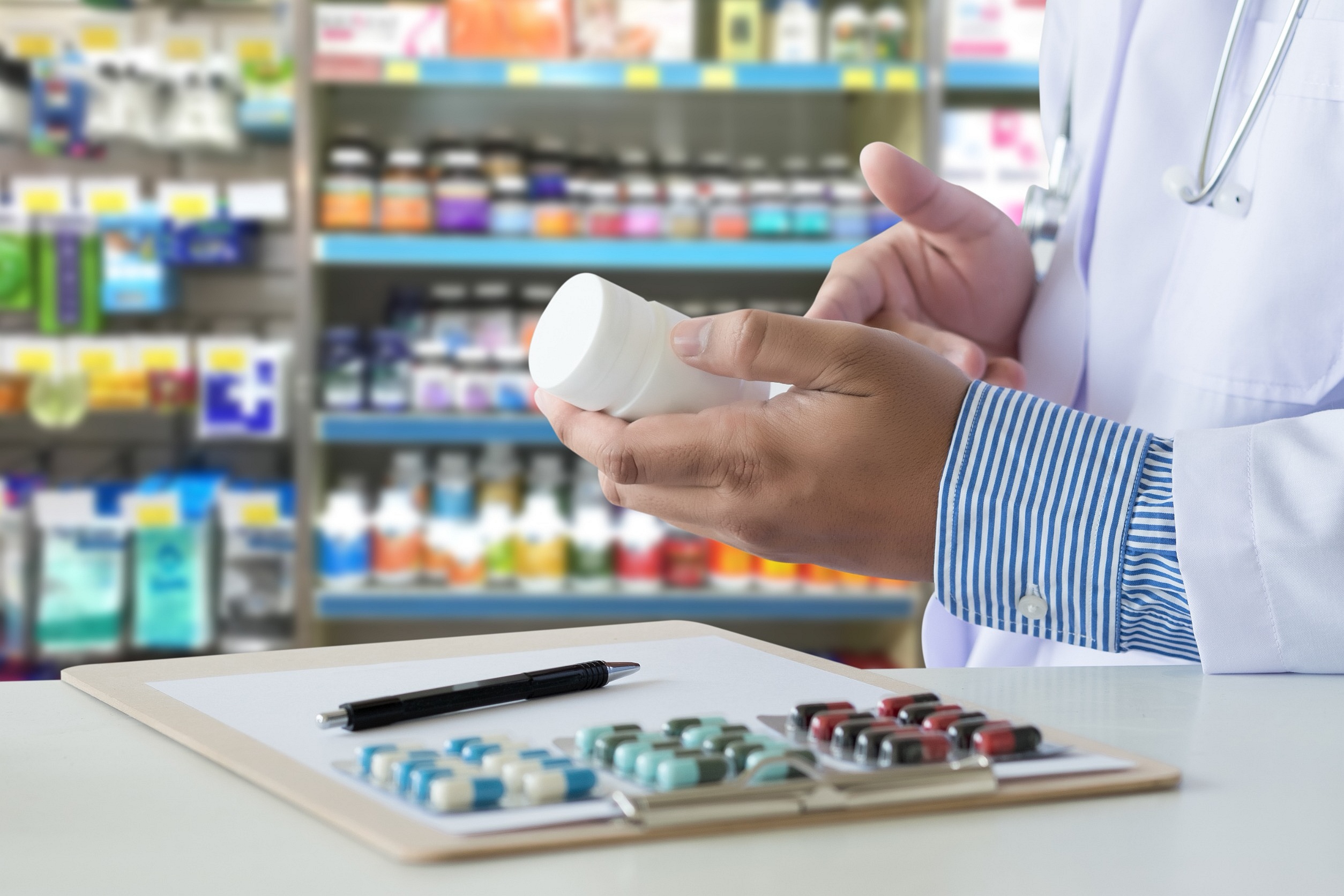 Ograniczenia w stosowaniu topiramatu – o tym powinni wiedzieć farmaceuci