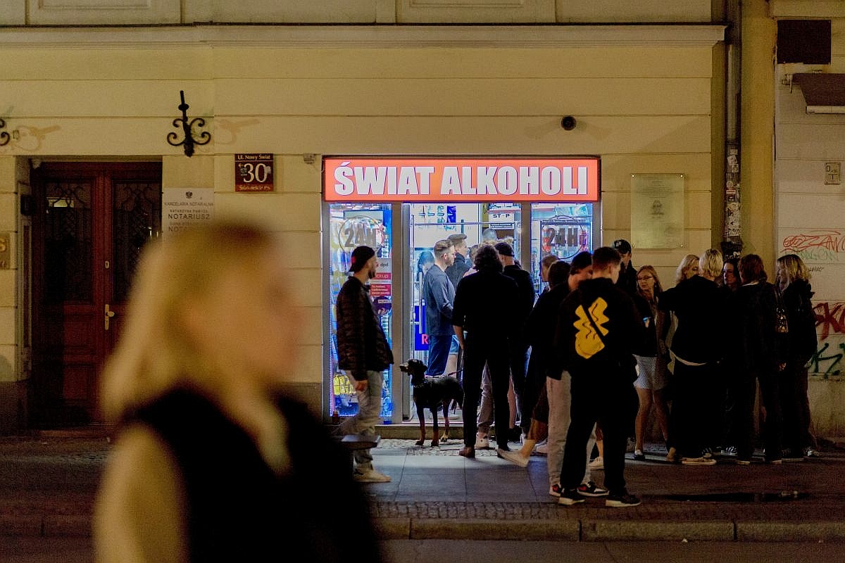 Czy powinien zostać wprowadzony nocny zakaz sprzedaży alkoholu?