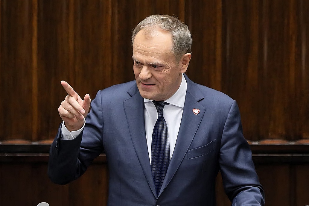 Donald Tusk bronił, atakując – co z dymisją minister zdrowia? ►
