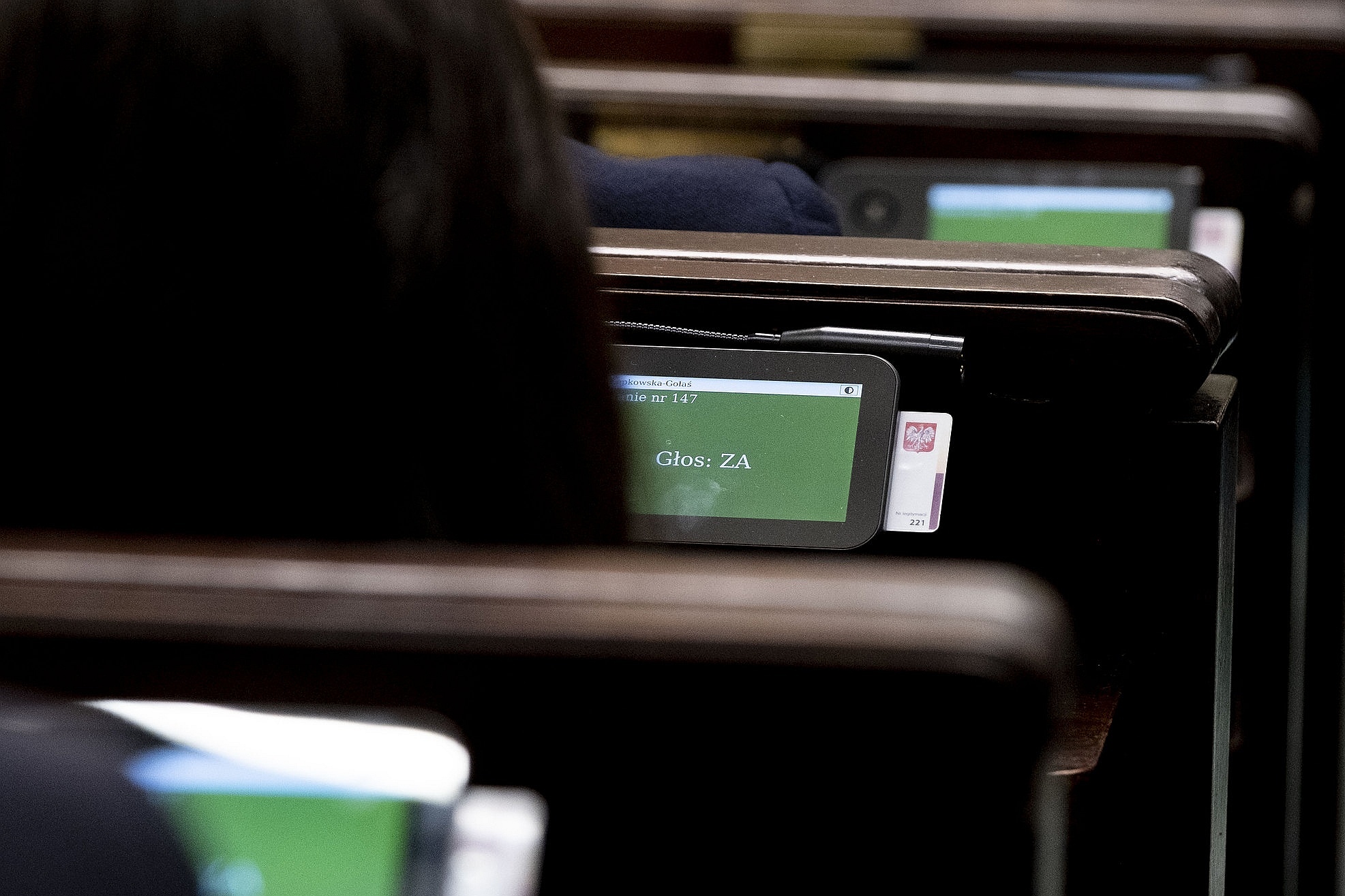 Rodzice wcześniaków będą mieli wydłużony urlop macierzyński – wszyscy za