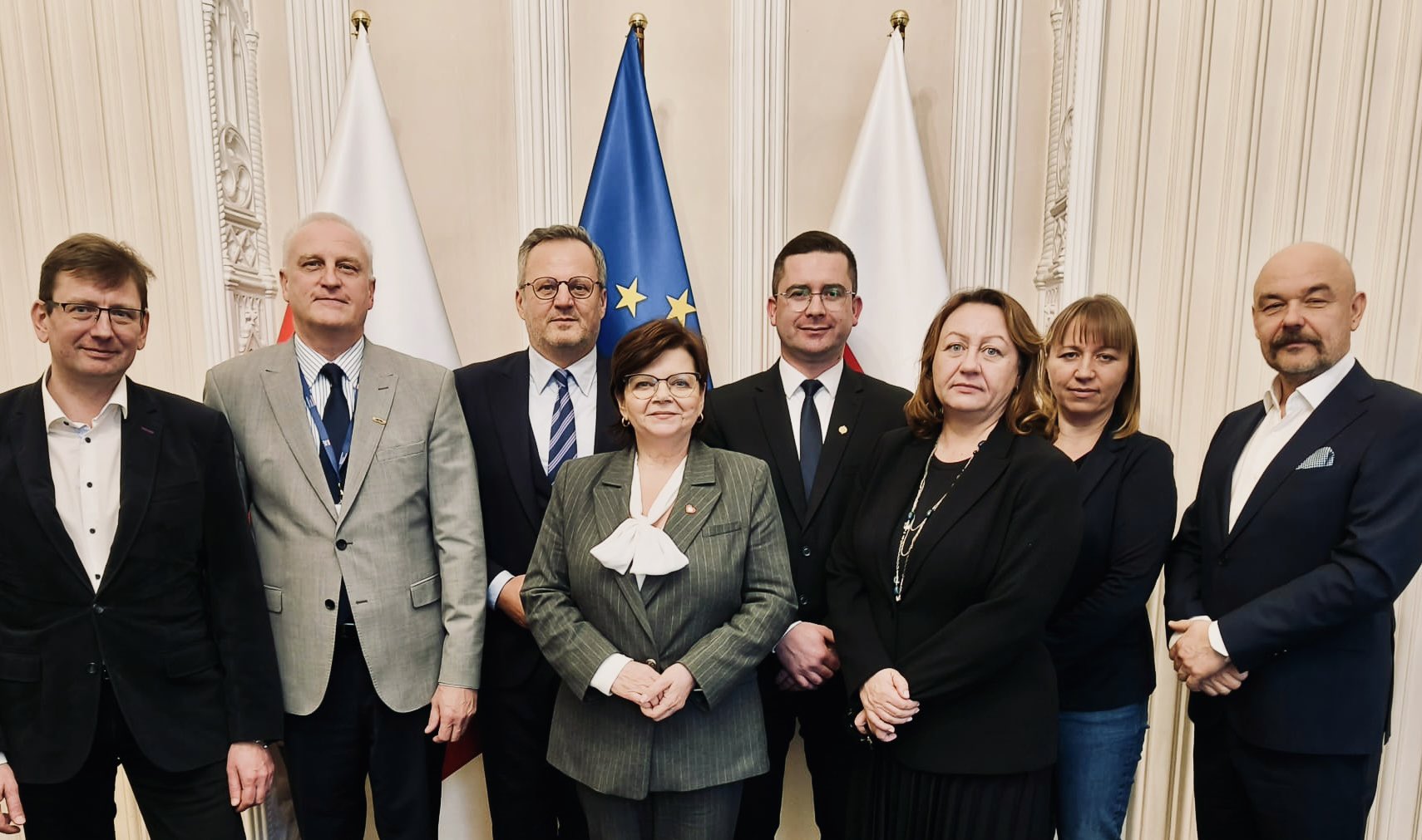 Minister Leszczyna spotkała się z fizjoterapeutami