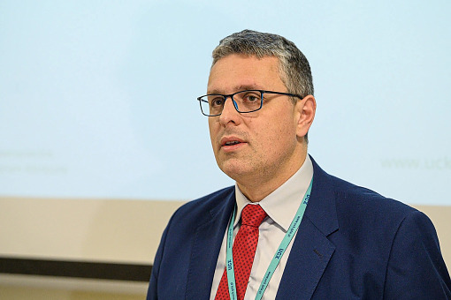 Konsolidacja czy rozdrabnianie?
