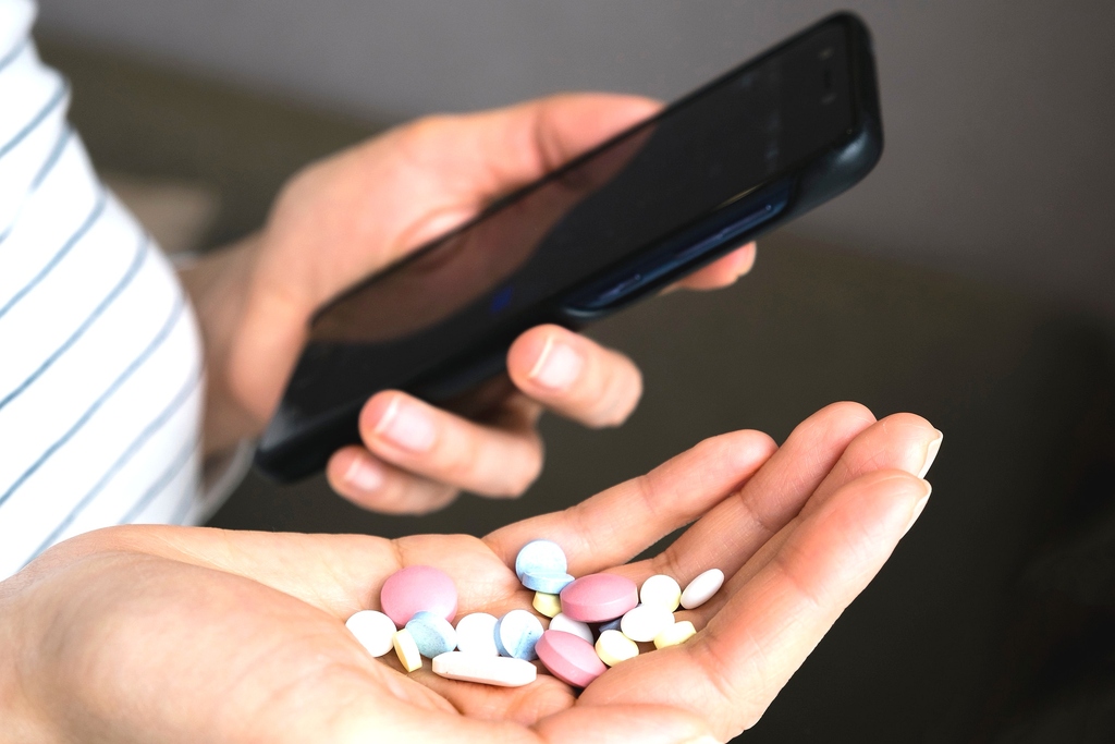 Czy potrzebne są ograniczenia w dostępie do antybiotyków przez receptomaty?