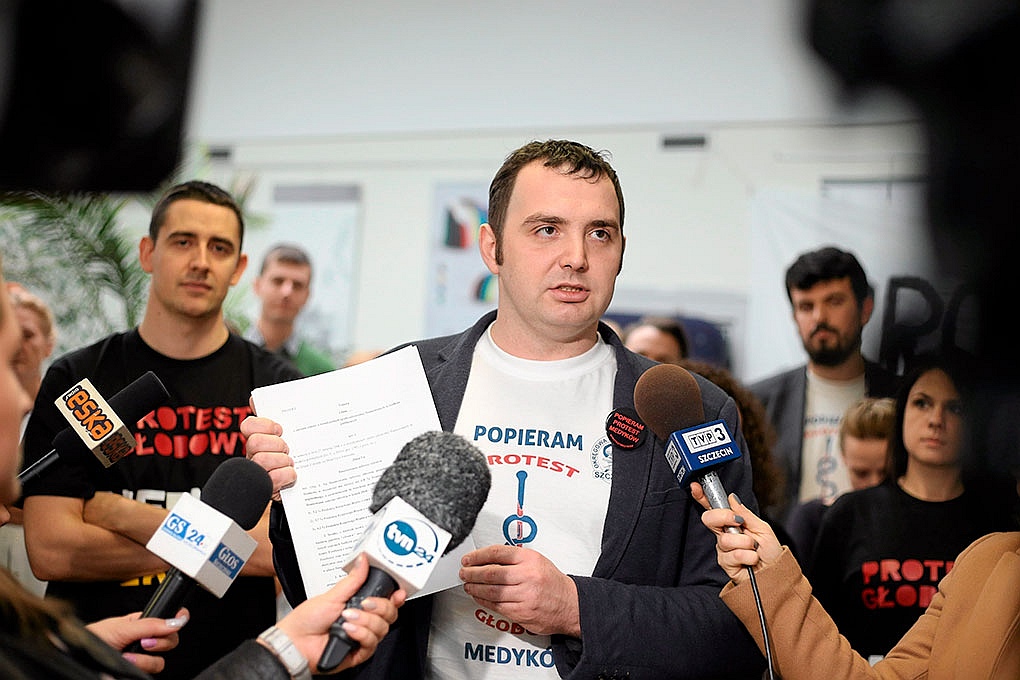 Przez szarlatanów umierają ludzie – czas z tym skończyć