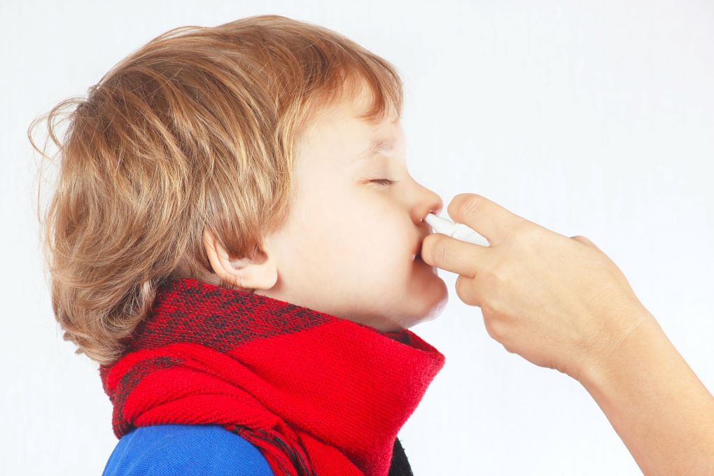 FDA zatwierdziła epinefrynę donosową dla młodszych dzieci