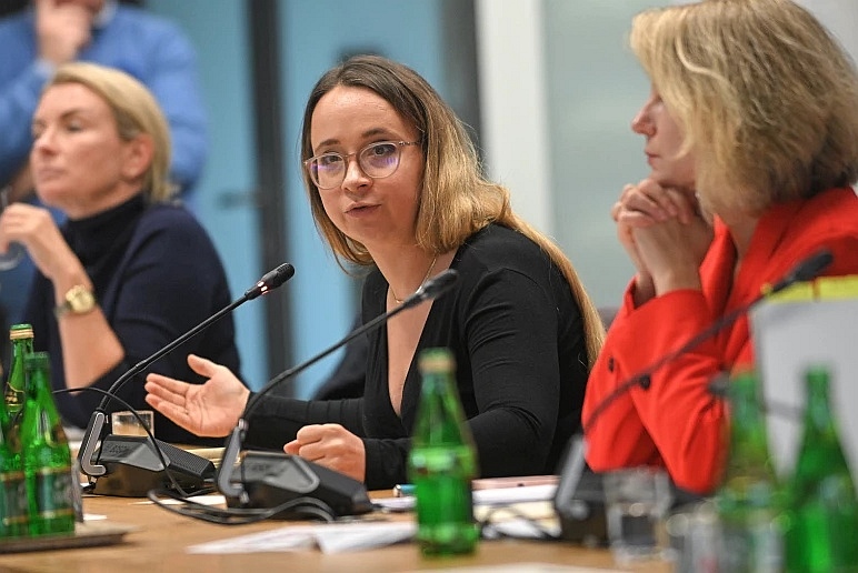 Marcelina Zawisza odwołana – przypadek? ►