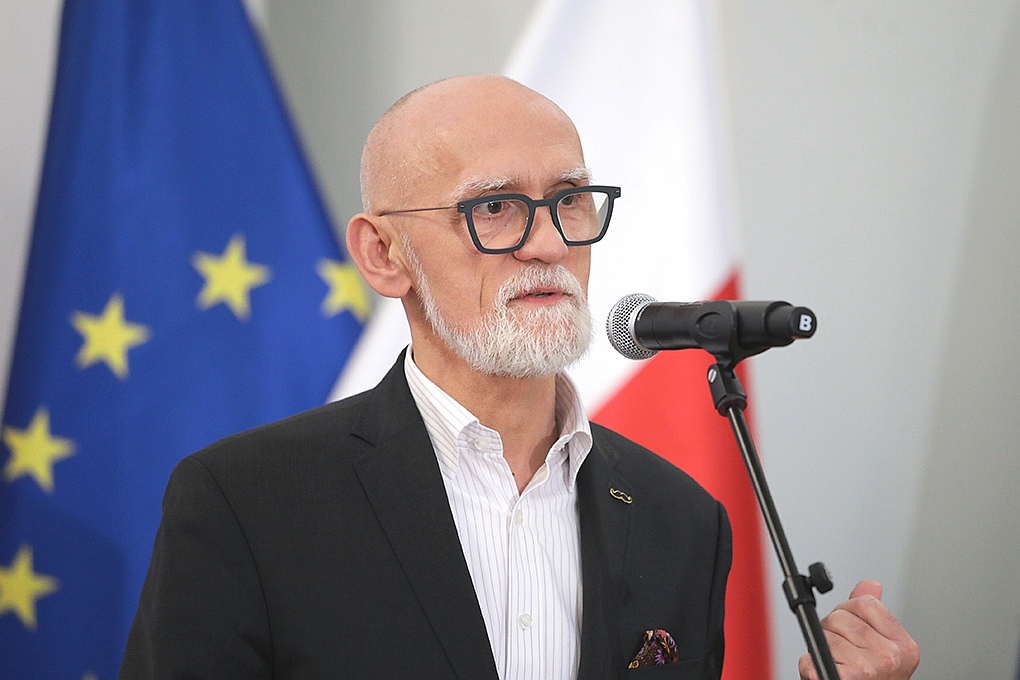 Resort popiera projekt zakazujący nieletnim do lat 15 korzystania z platform społecznościowych