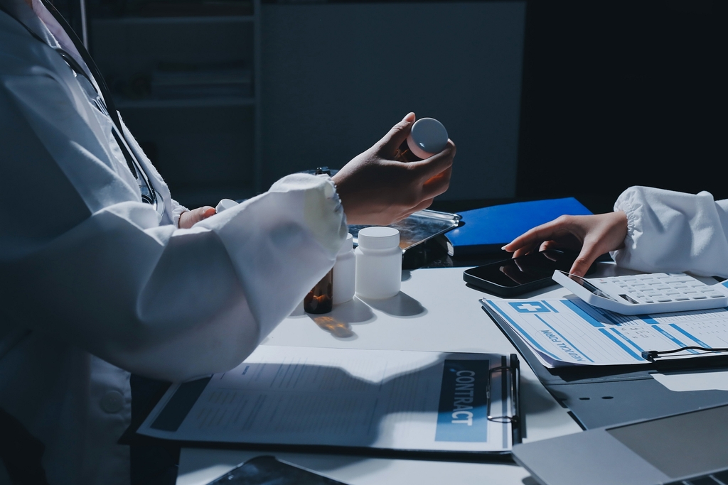 Rozbita grupa wystawiająca podrobione recepty