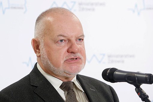 Były prezes NFZ jest za...